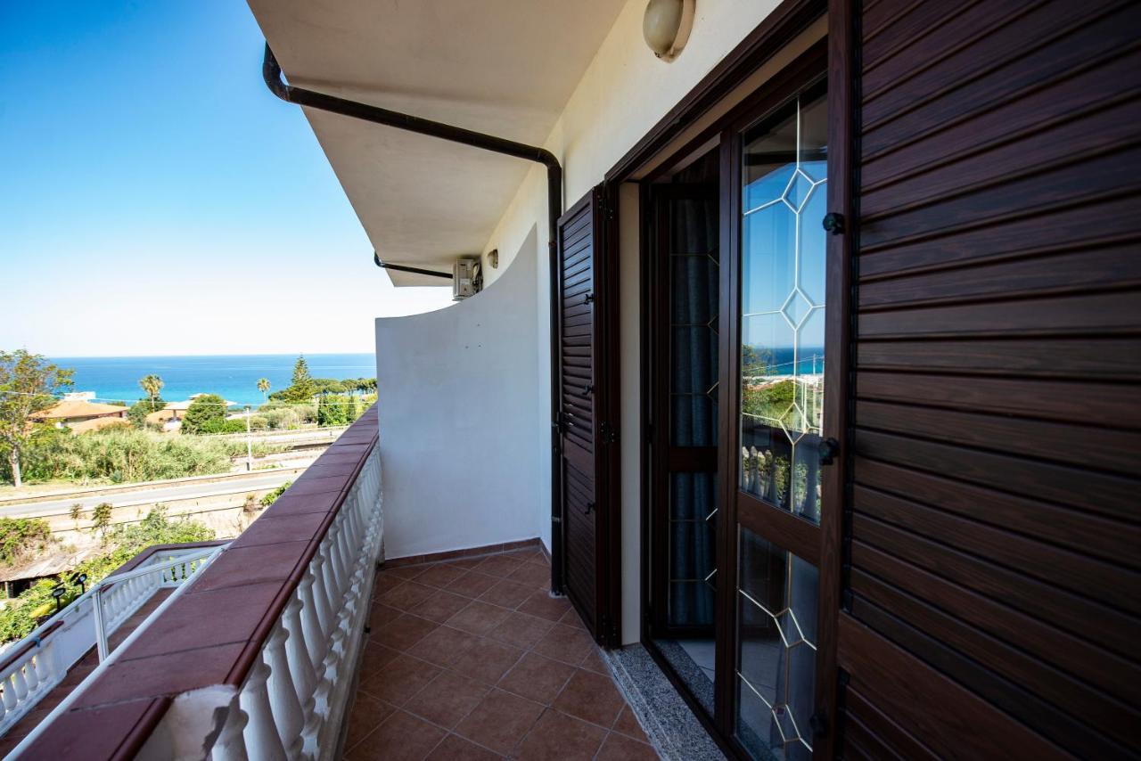 B&B Esterita Паргелия Екстериор снимка