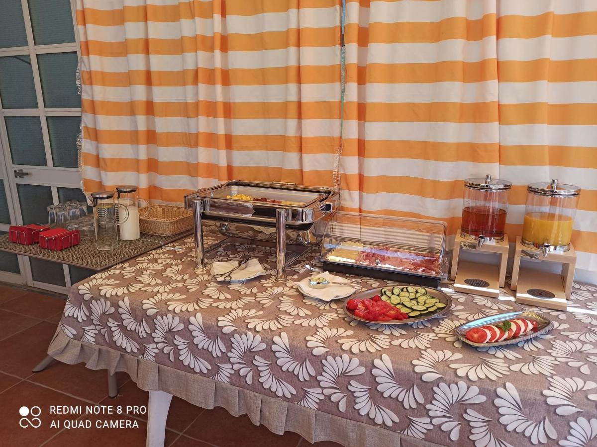 B&B Esterita Паргелия Екстериор снимка