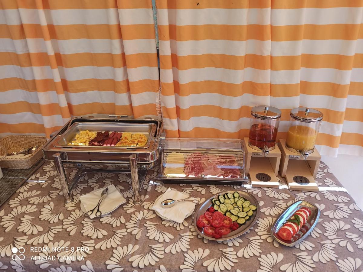 B&B Esterita Паргелия Екстериор снимка